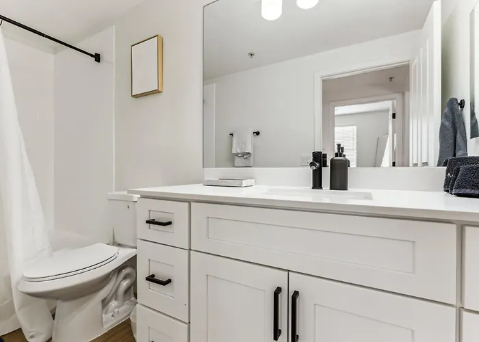Cozysuites By The Stadium With Pool 21