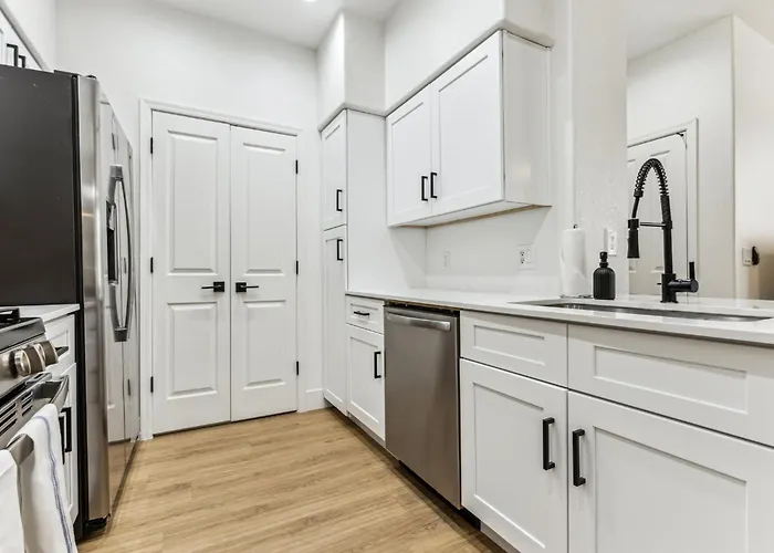 Apartment Cozysuites By The Stadium With Pool 21