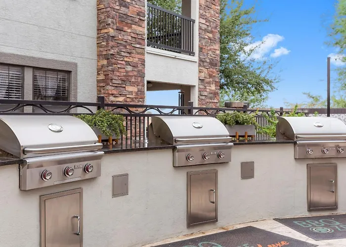 Cozysuites By The Stadium With Pool 21 * Glendale