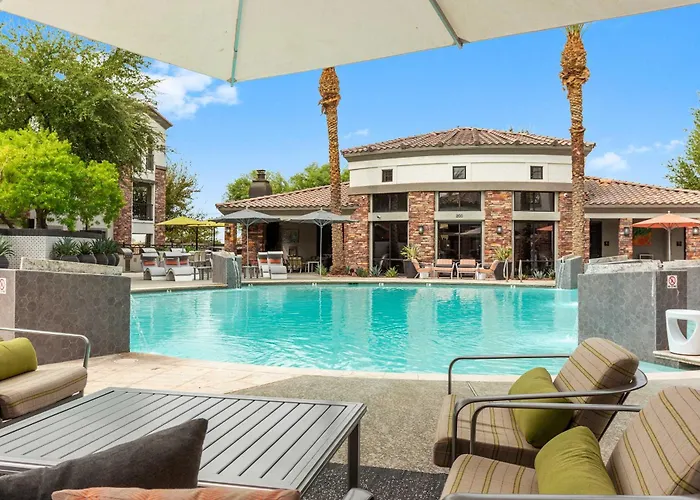 Apartment Cozysuites By The Stadium With Pool 21 *