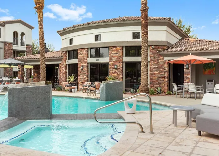 Cozysuites By The Stadium With Pool 21