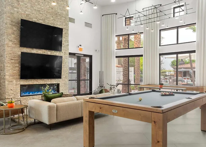Cozysuites By The Stadium With Pool 21 Apartment Glendale