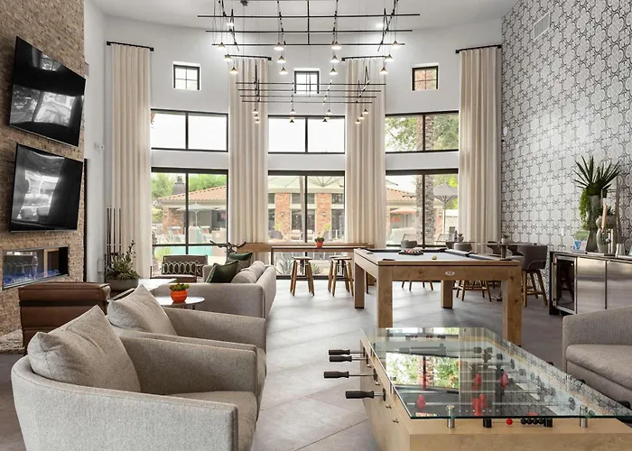 Cozysuites By The Stadium With Pool 21 Apartment